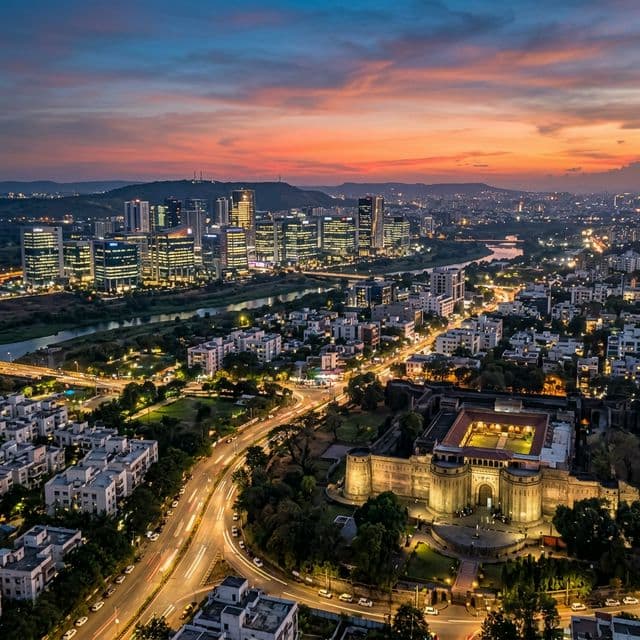 Nashik to Pune premium cab service